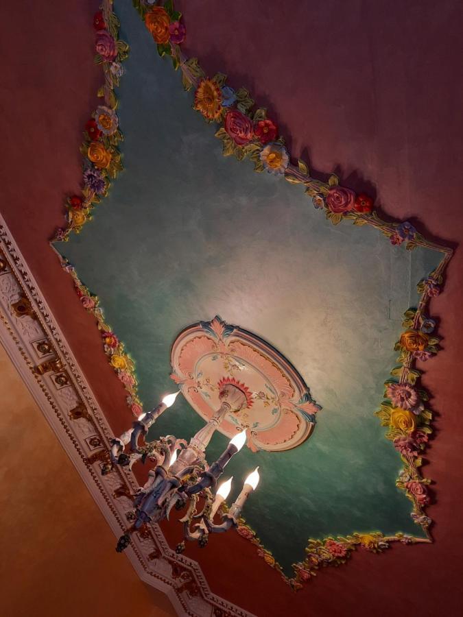 קרלובי וארי Romantic מראה חיצוני תמונה